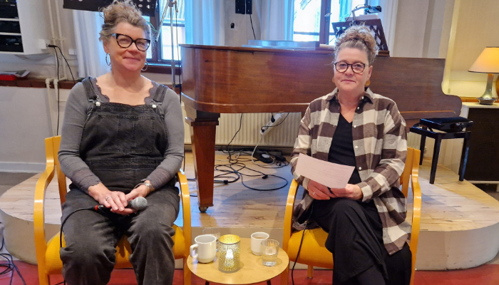 Søndagssalon mellem kunstmaler Karin Lykke og viceforstander Jannie Lehmann